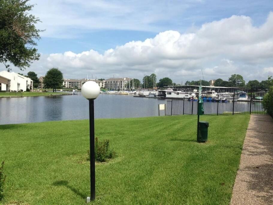 Lakeside Daze! Montgomery Buitenkant foto