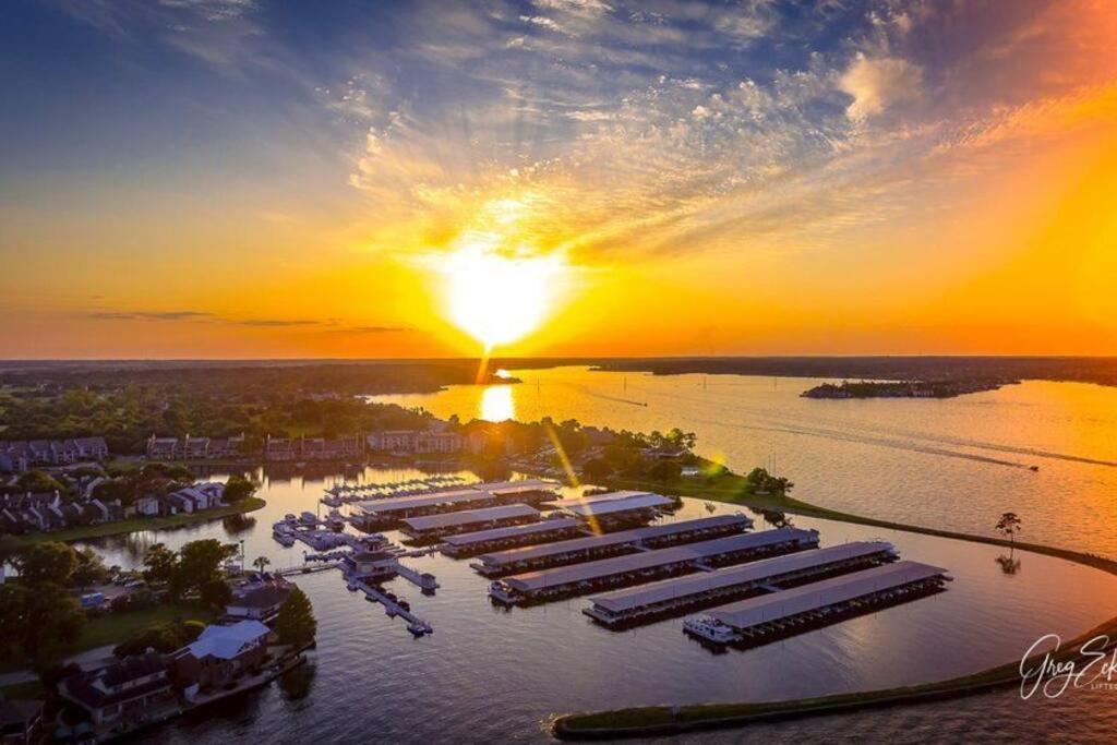 Lakeside Daze! Montgomery Buitenkant foto